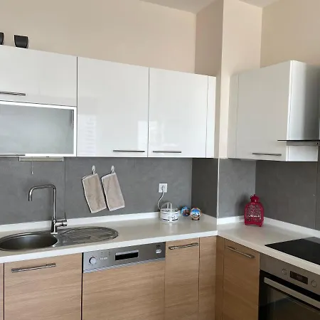 Kozza Park, Next To Akbati Shopping Mall And Tennis Academy Апартаменты