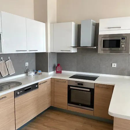 Apartment Kozza Park, Next To Akbati Shopping Mall And Tennis Academy